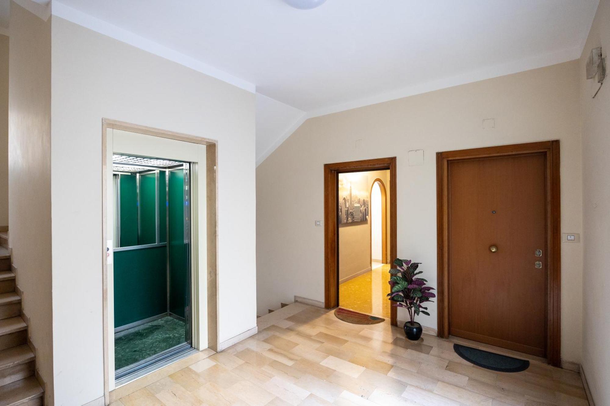 Big Apartment Rome Air Conditioning Wifi Netflix 90 Mq Exterior photo